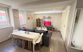 Avenida De Arteixo. Precioso Apartamento